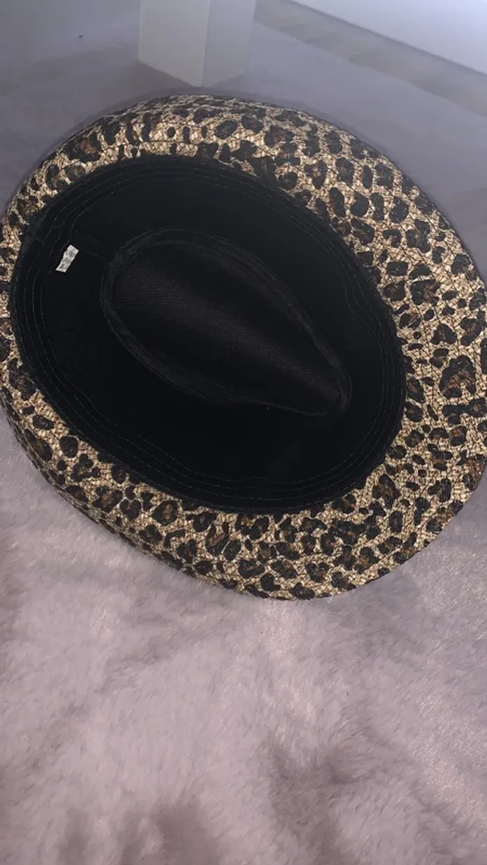 Chapeau leopard neuf - photo numéro 2
