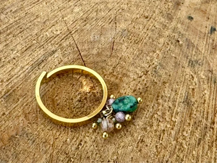 Bague fine réglable acier inoxydable or breloque malachite amazonite jade - photo numéro 3