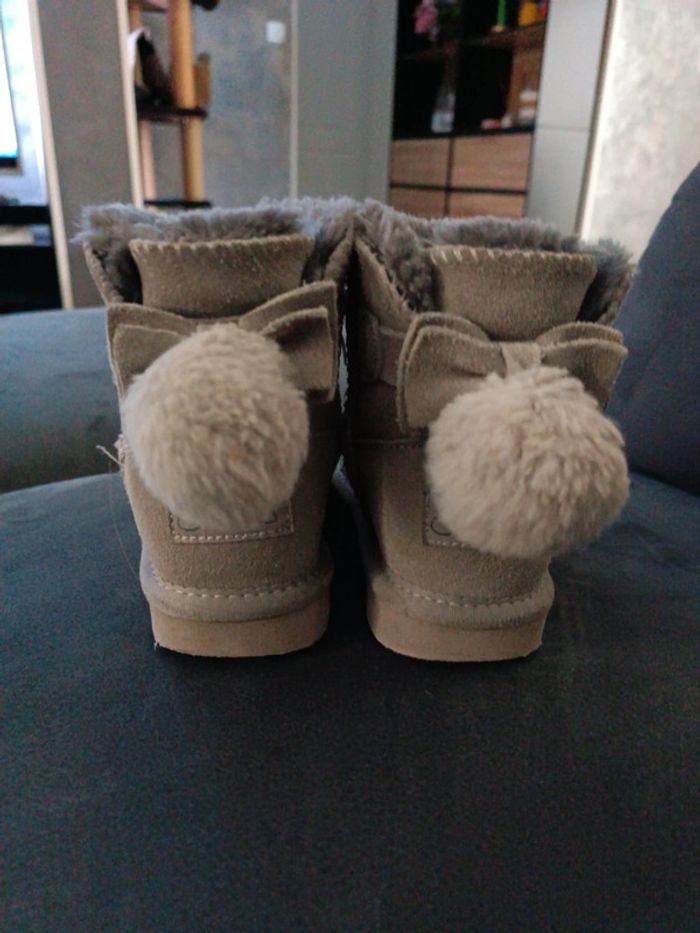 Bottines fourrées taille 25 - photo numéro 2