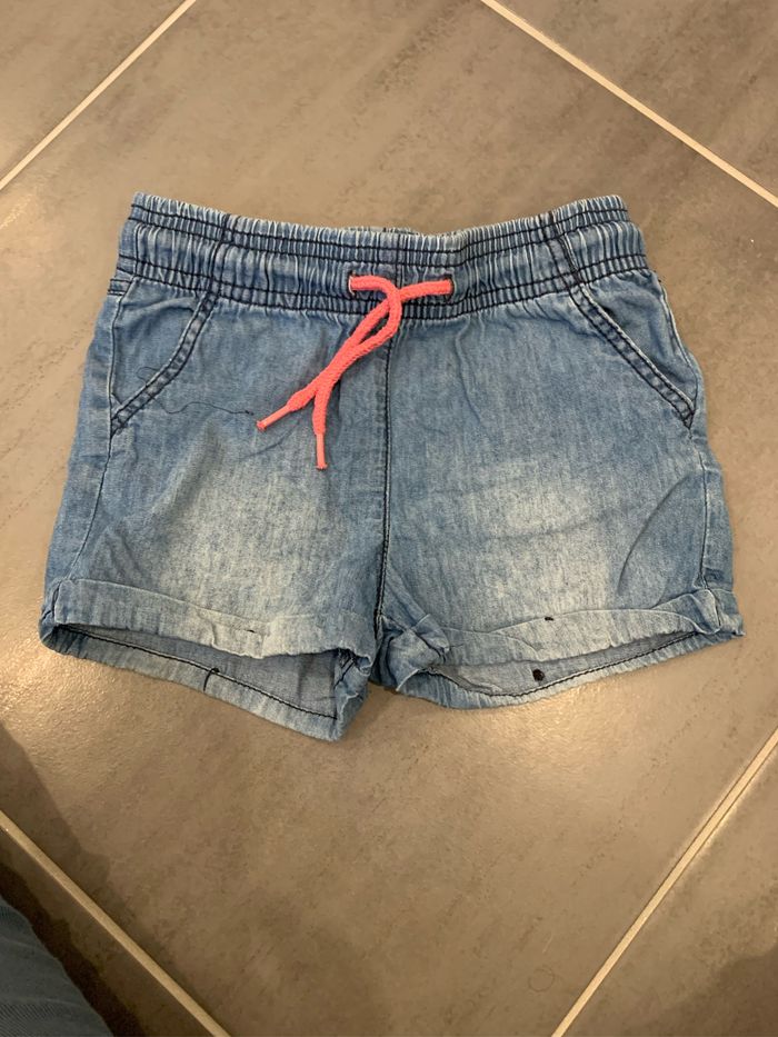 Short bleu