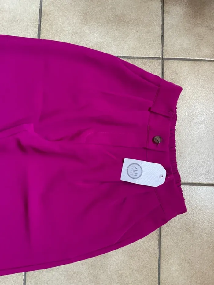 Pantalon à pinces taille unique - photo numéro 2