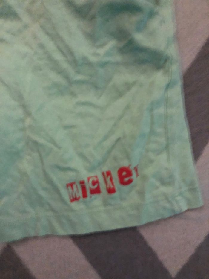 Short Mickey taille 4/5ans - photo numéro 2