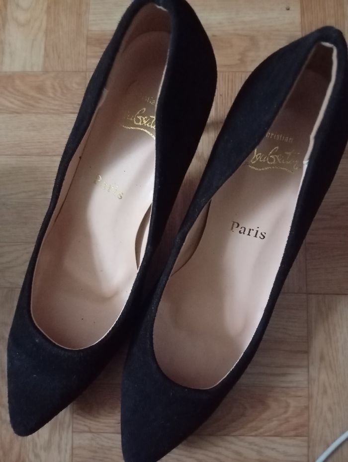Escarpins Louboutin noires velours 39 - photo numéro 7