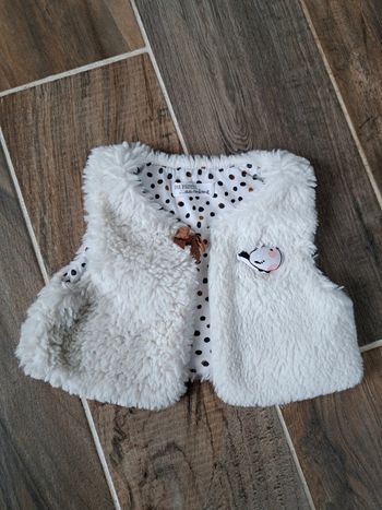 Veste sans manches du pareil au même