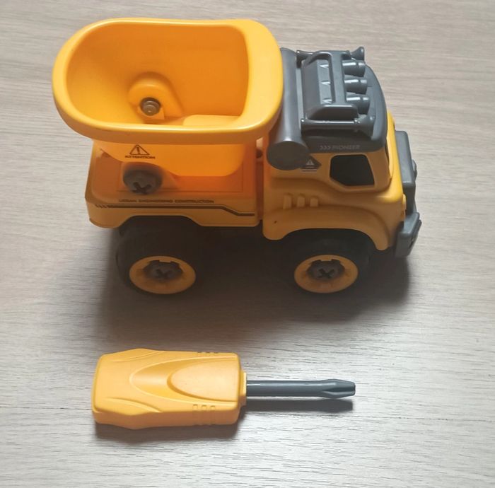 Véhicule  à bricolé