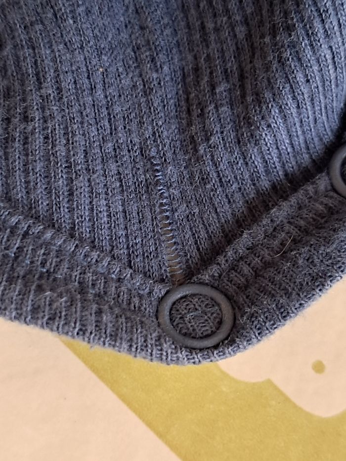 Lot de 3 bodie LM. 12 mois - photo numéro 6