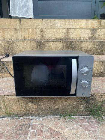 Four micro-ondes grill