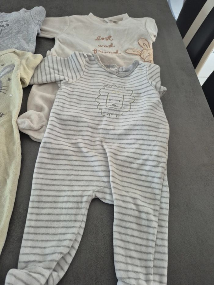 8 pyjamas Velours 3mois - photo numéro 5