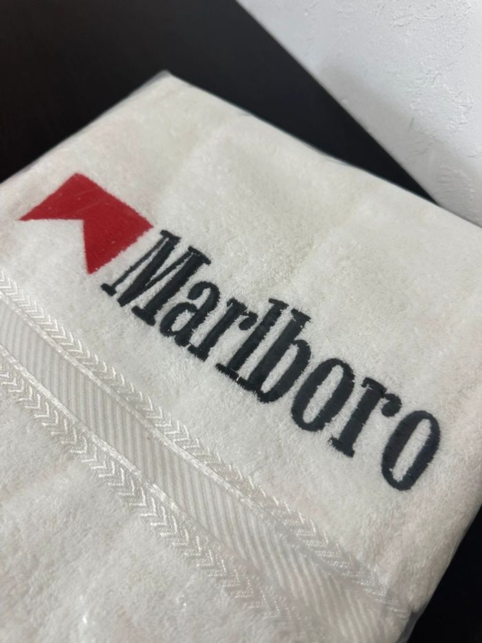 Serviette Marlboro - photo numéro 3