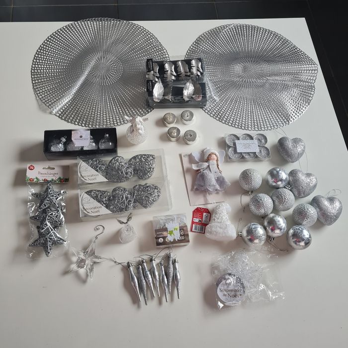 Magnifique lot de décorations de noel argenté