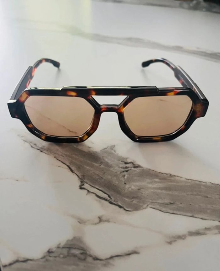 Lunette de soleil - photo numéro 2