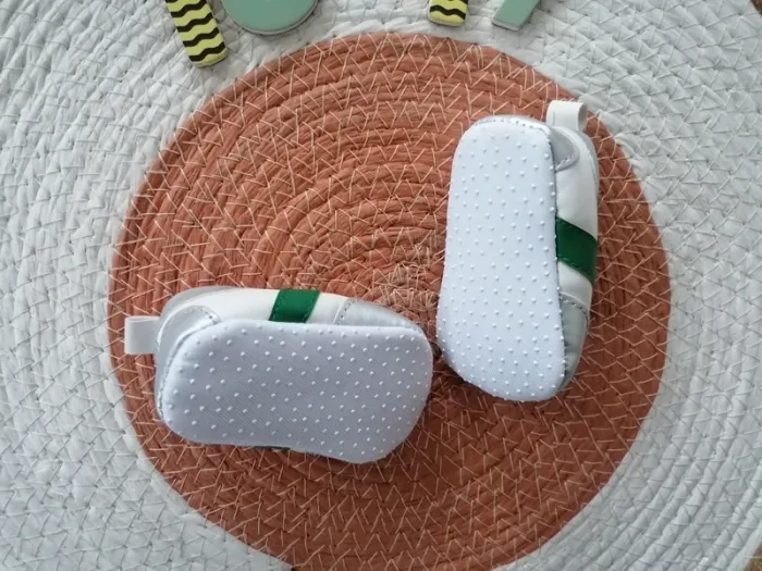 Chaussons / Chaussures bébé - photo numéro 12