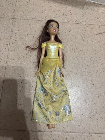 Poupée belle de la belle et la bête 