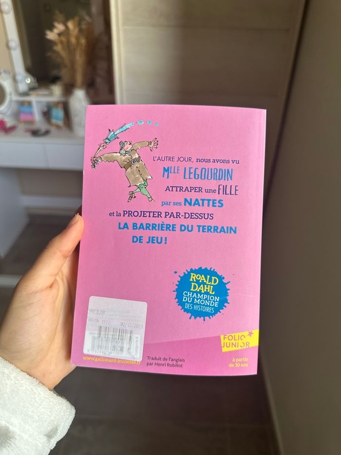 livre mathilda de roald dahl - photo numéro 2