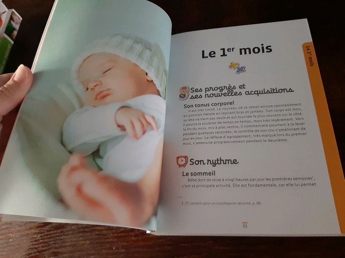 Livre "mon bébé mois par mois 0-1an" - photo numéro 4