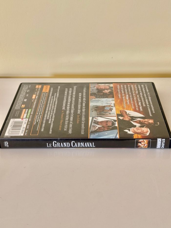 DVD “Le Grand Carnaval” avec Roger Hanin, Philippe Noiret (1983) - photo numéro 5