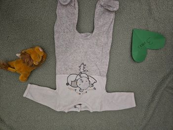 Lot 2 pyjamas + tee shirt et body