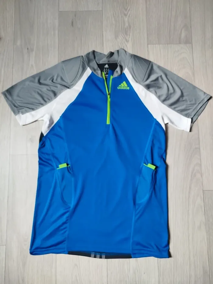 T-Shirt Running Adidas Anti transpirant avec poches et protection pour sac Taille M