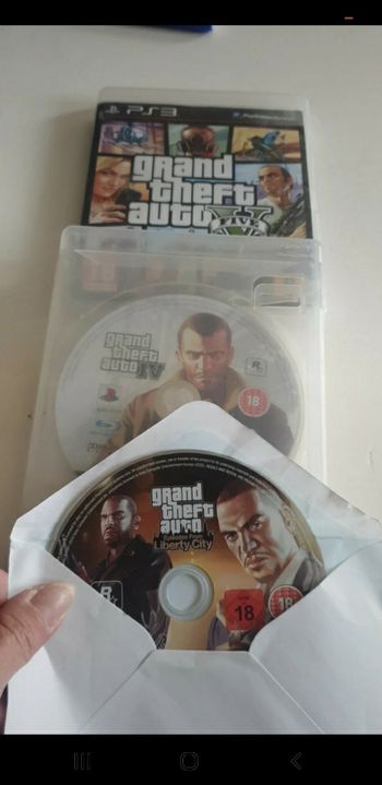 3 jeux gta liberty city,  V, IV  ps3