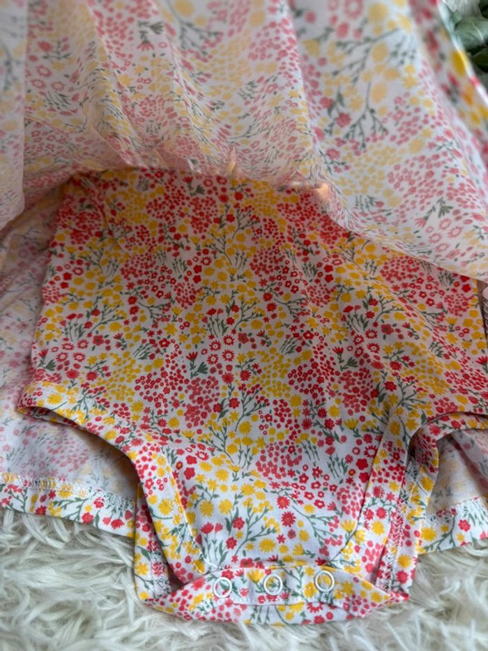 Robe fleurie Kiabi taille 24 mois - photo numéro 3