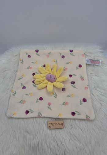 Doudou plat carré fleur marguerite jaune tulipes Primark