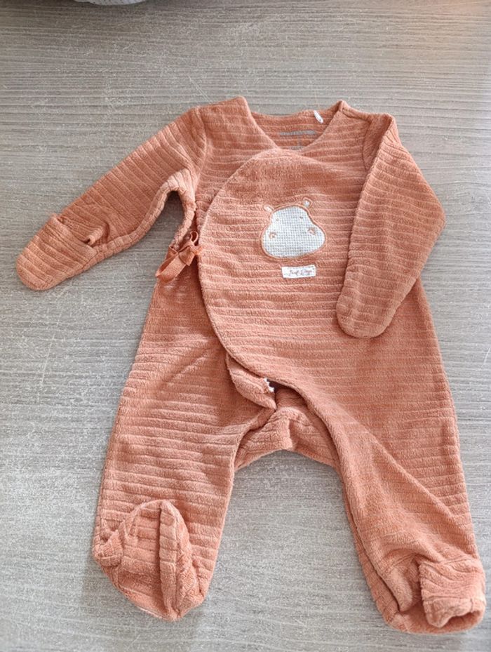 Pyjamas 1 mois - photo numéro 3