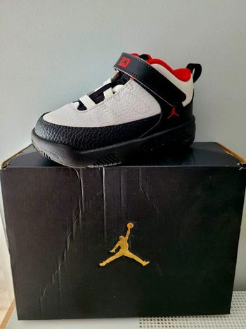 Air jordan max aura 3