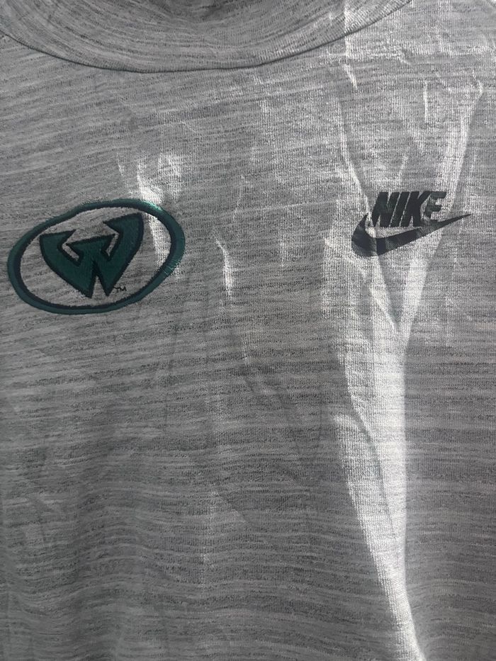 Sweat à capuche Nike en taille S. - photo numéro 2