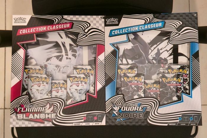 Pokémon Lot de 2 Coffrets Collection Classeur EV10.5 Flamme Blanche et Foudre Noir