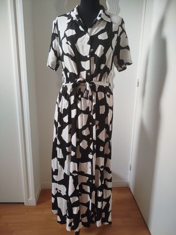 Robe longue noire et blanche