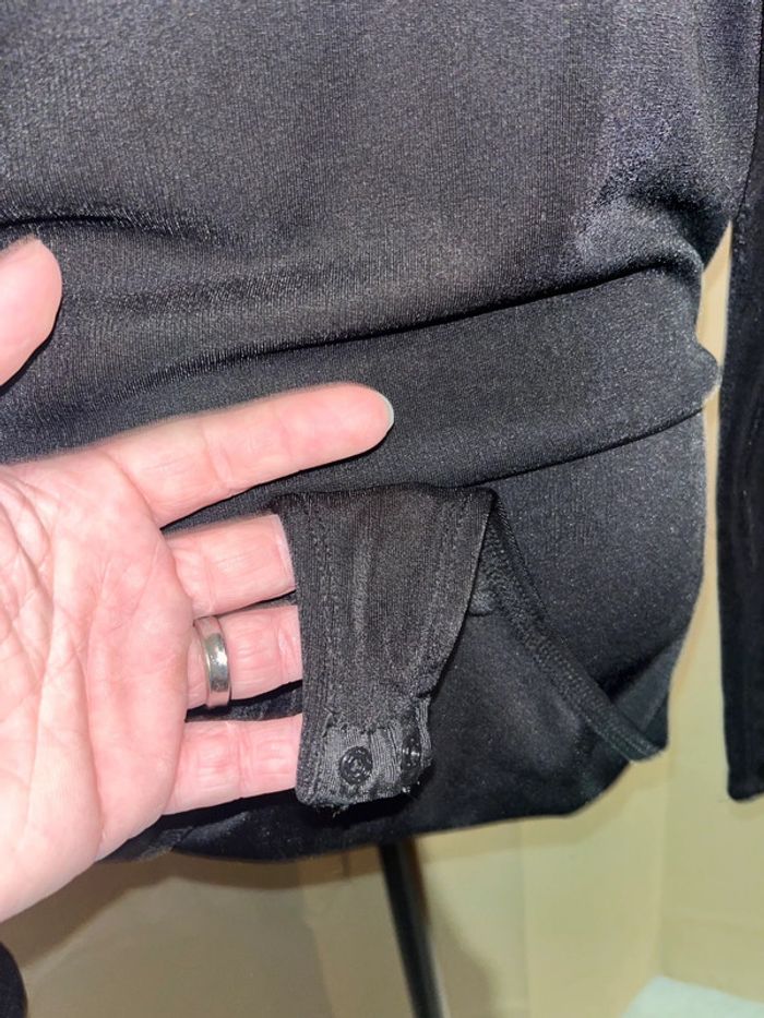 Body cache cœur kiabi taille L noir - photo numéro 7