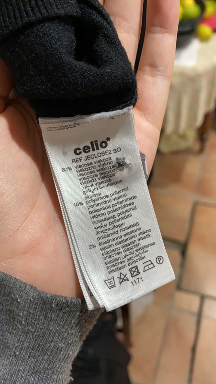 Pull noir - photo numéro 4