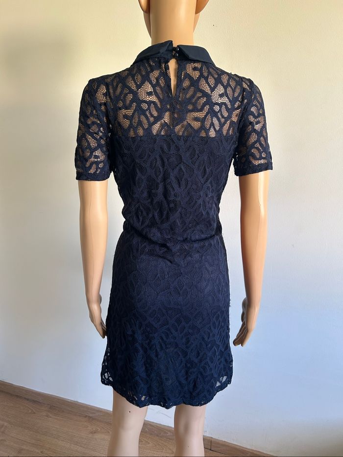 Robe marine en dentelle à manches courtes Morgan taille 42 bon état - photo numéro 5