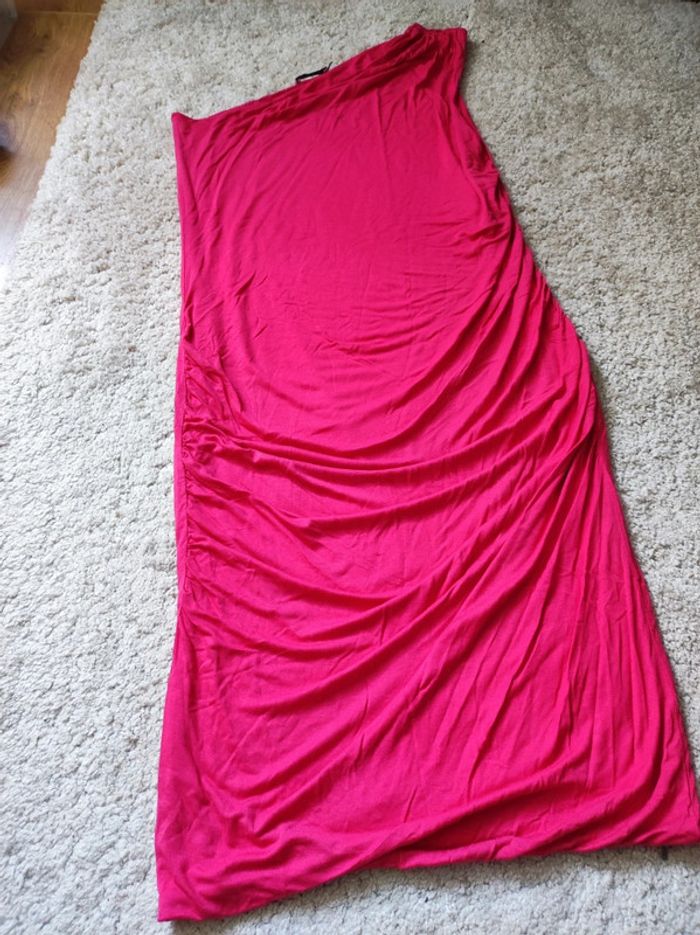 Robe 1 épaule nue taille 2