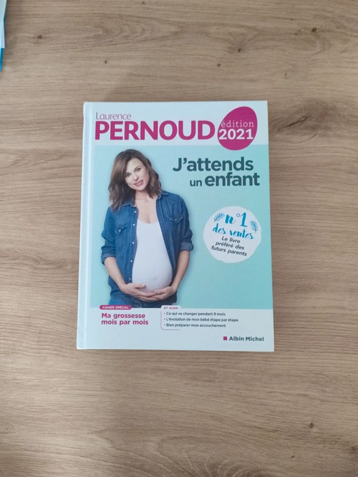 Livre j'attends un enfant / Laurence Pernoud