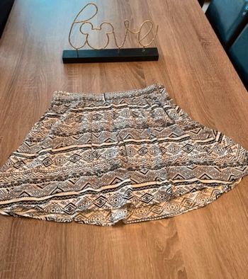 Très jolie jupe à motifs 🥰 patineuse taille 42 mim