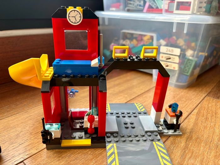 Lego Juniors 10671 - La caserne des pompiers - photo numéro 3