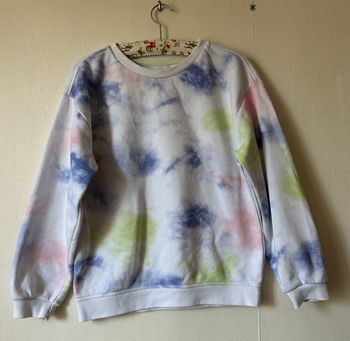sweat molletonné coloré taille 9/10 ans