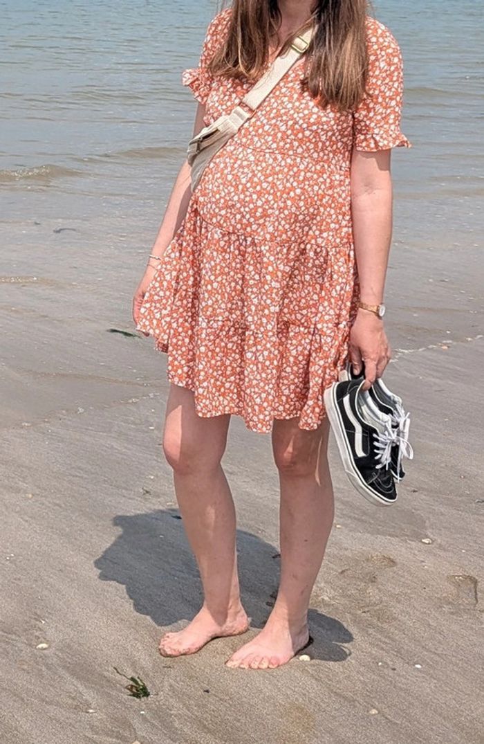 Très jolie robe fleurie de grossesse d'été - photo numéro 2
