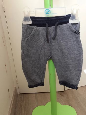Pentalon tape a l'œil 6 mois