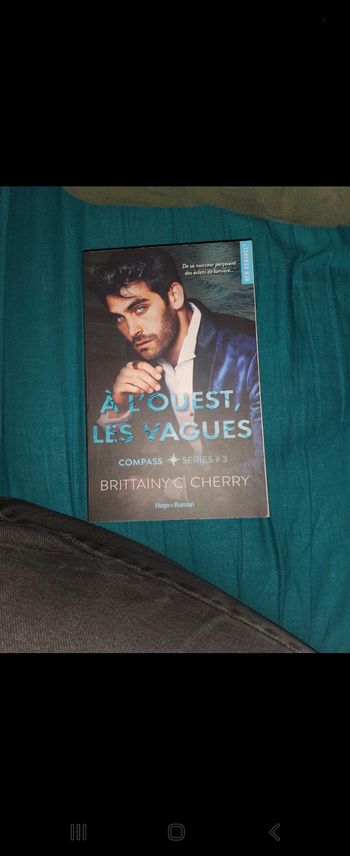Livre A l'ouest, les vagues tome 3 de Brittainy Cherry