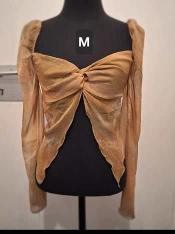 Top court pour Femme taille M Marque Bershka neuf avec étiquette