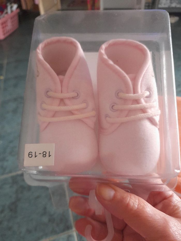 Chaussures bébé neuve - photo numéro 3