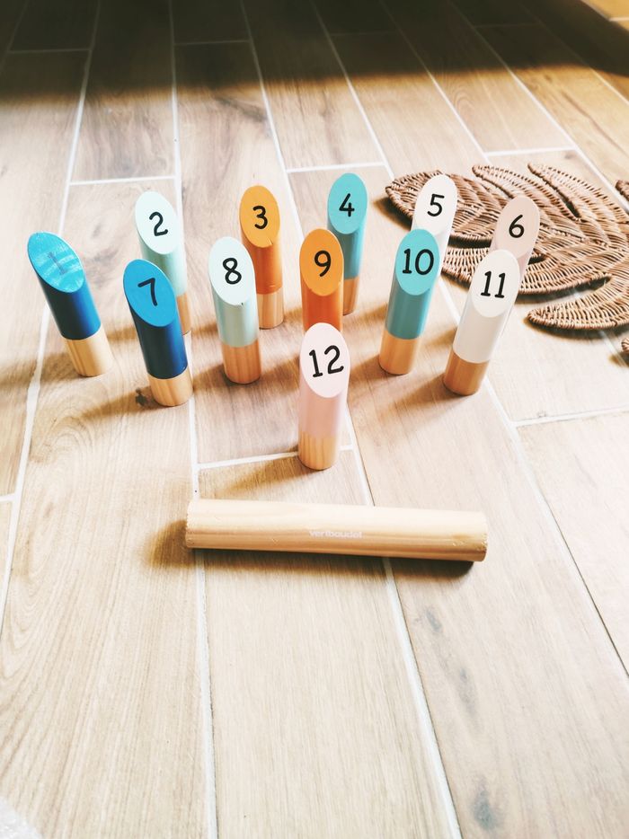 🎳 Lot de quilles Finlandaise colorés en bois avec numéros marque Vertbaudet