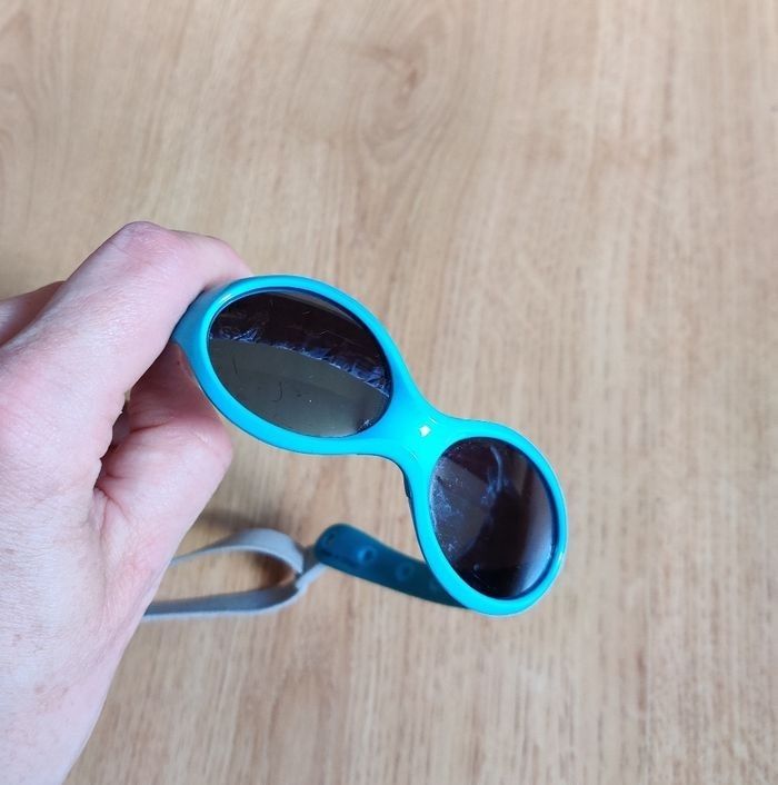 Lunettes de soleil bleues - photo numéro 5