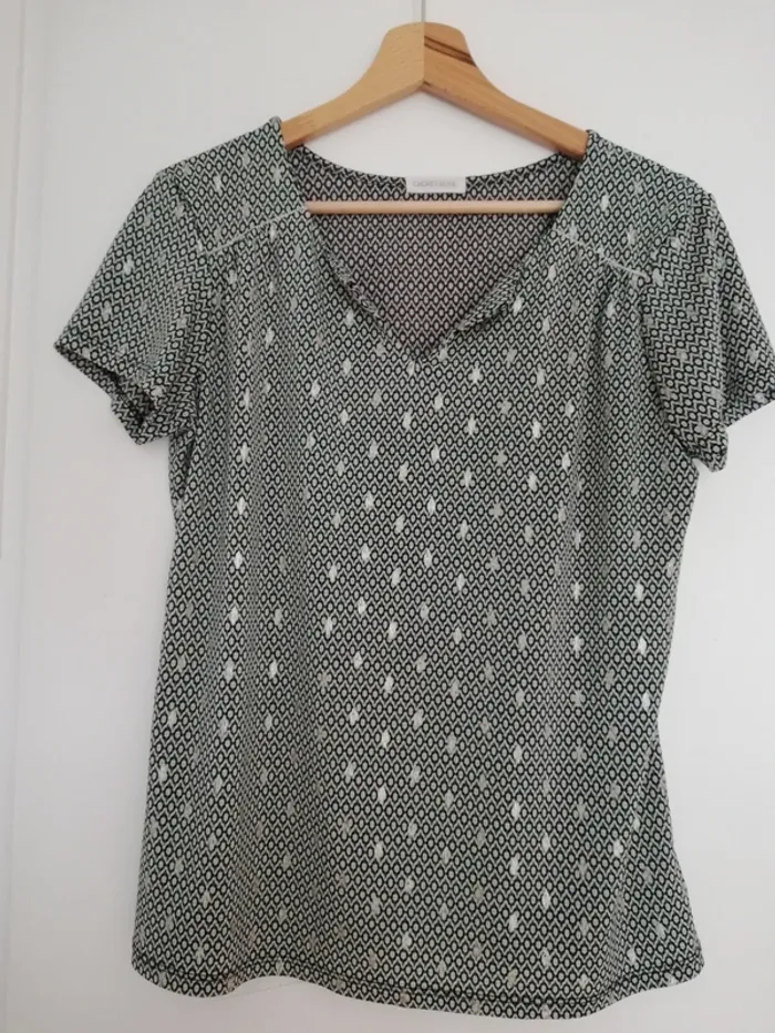 Tee shirt