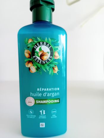 Shampoing réparation herbal essences