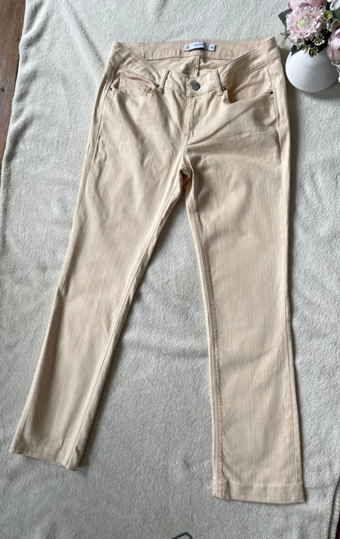 Jean droit taille basse Zara.