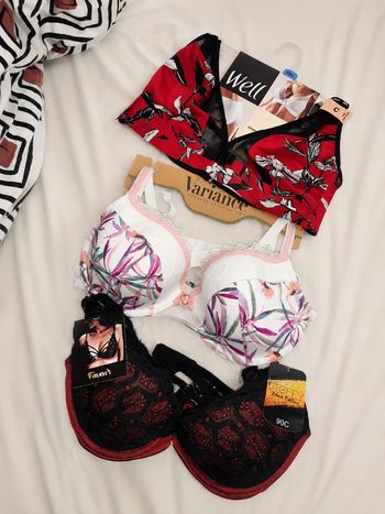 Lot soutien gorge neuf
