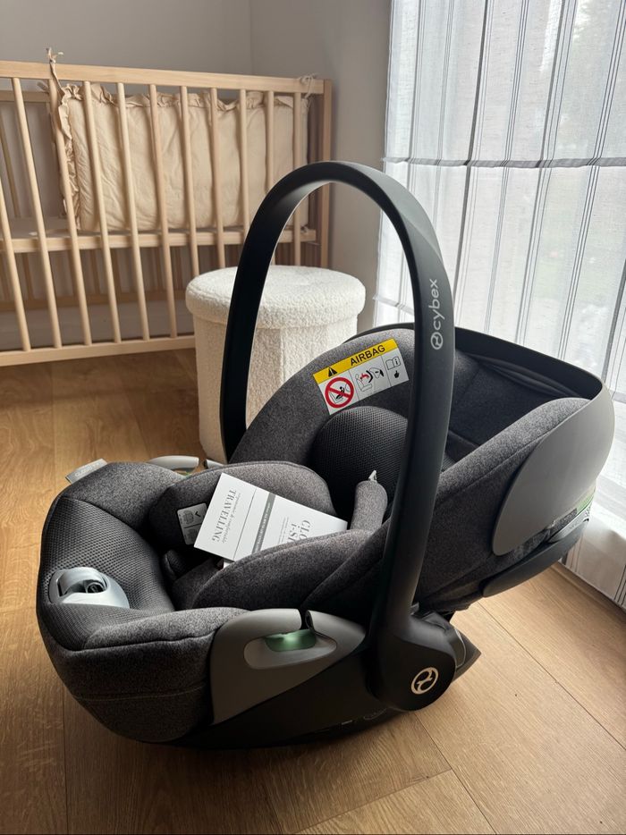 Cosy cybex cloud T neuf et siège réhausseur neuf - photo numéro 2